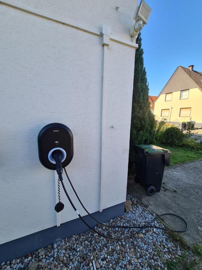 Geraeumiges Ferienhaus In Bad Salzuflen Mit Einfacher Ausstattung, Fuer Geschaeftsreisende, Gruppen Oder Familien Geeignet, 4 Schlafzimmer Apartment Exterior photo